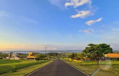 Imagem: O terreno possui 450m² de Área e está localizado em Paranapanema