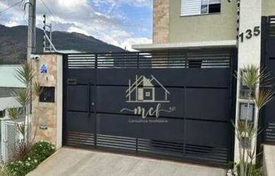 Imagem: A casa possui 3 Dormitórios, 4 Banheiros, 2 Vagas na garagem