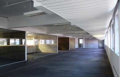 Imagem: O depósito possui 7800m² de Área e está localizado em Vila