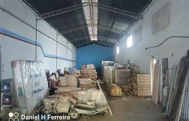 Imagem: O depósito possui 5 Vagas na garagem, 268m² de Área e está