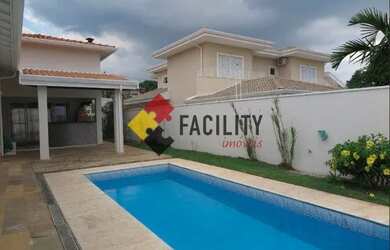 Imagem: A casa em condomínio possui 4 Dormitórios, 5 Banheiros, 4