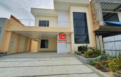 Imagem: A casa em condomínio possui 3 Dormitórios, 2 Banheiros, 5