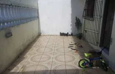 Imagem: A casa possui 3 Dormitórios, 1 Banheiro, 90m² de Área e