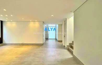 Imagem: A casa em condomínio possui 5 Dormitórios, 5 Banheiros, 2