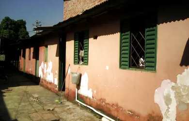 Imagem 3: VENDE SE CASA OU TERRENO. 1.035m² de Área, 3 Banheirose5 Dormitórios