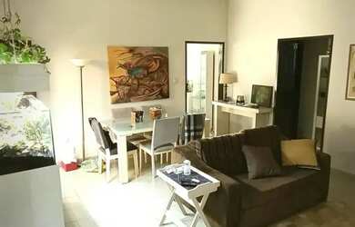 Imagem: A casa possui 3 Dormitórios, 2 Banheiros, 3 Vagas na garagem