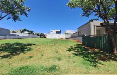 Imagem: O terreno possui 419m² de Área e está localizado em Vila