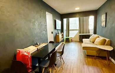 Imagem: O apartamento possui 2 Dormitórios, 1 Banheiro, 1 Vaga na garagem