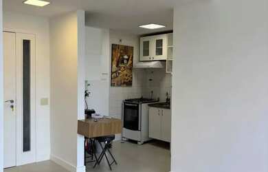 Imagem 8: LINDO APARTAMENTO EM CONDOMINIO EM FRENTE A PRAIA- QUARTO COM CLOSET E SALA COM COZINHA AM