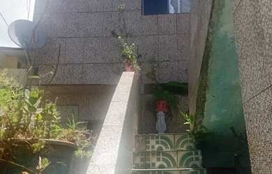 Imagem: A casa possui 1 Dormitório, 1 Banheiro, 1 Vaga na garagem e