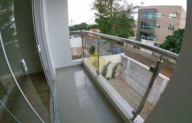 Imagem: A casa possui 2 Dormitórios, 1 Banheiro, 2 Vagas na garagem