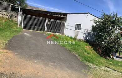 Imagem: A casa possui 2 Dormitórios, 1 Banheiro, 4 Vagas na garagem