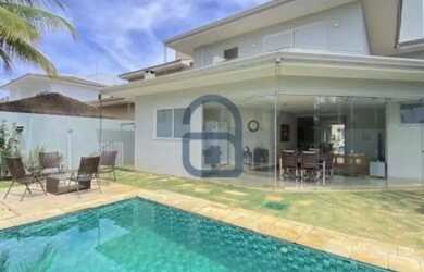 Imagem: A casa possui 5 Dormitórios, 1 Banheiro, 4 Vagas na garagem