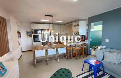 Imagem: A casa possui 3 Dormitórios, 3 Banheiros, 5 Vagas na garagem