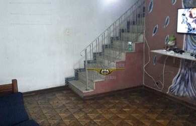 Imagem: A casa possui 3 Dormitórios, 3 Banheiros, 2 Vagas na garagem