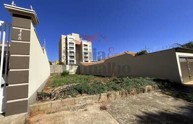 Imagem: O terreno possui 270m² de Área e está localizado em Jardim