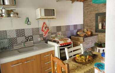 Imagem: A casa possui 2 Dormitórios, 1 Banheiro, 1 Vaga na garagem