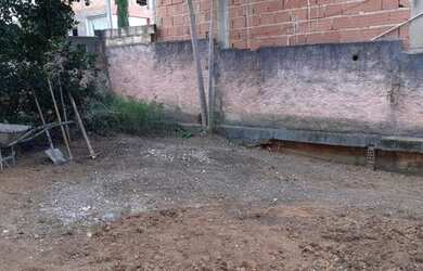 Imagem: O terreno possui 100m² de Área e está localizado em Colônia