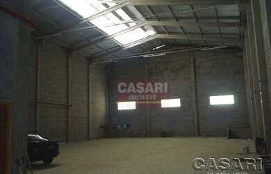 Imagem: O depósito possui 855m² de Área e está localizado em Taboão