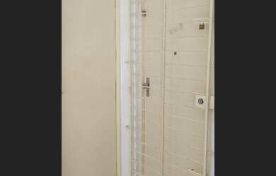 Imagem: O apartamento possui 3 Dormitórios, 1 Banheiro, 1 Vaga na garagem