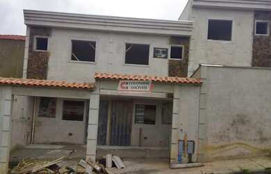 Imagem: A casa possui 2 Dormitórios, 2 Banheiros, 1 Vaga na garagem