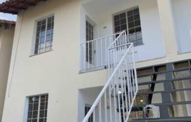 Imagem: A casa possui 2 Dormitórios, 1 Banheiro, 1 Vaga na garagem