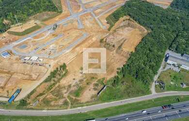 Imagem: O terreno possui 50.000m² de Área, Imóvel novo e está localizado