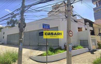 Imagem: O depósito possui 5 Vagas na garagem, 274m² de Área e está