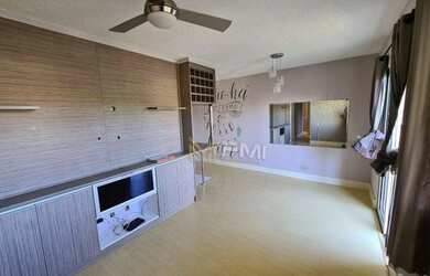 Imagem: O apartamento possui 3 Dormitórios, 1 Banheiro, 1 Vaga na garagem