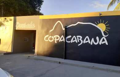 Imagem: A kitnet possui 4 Dormitórios, 5 Banheiros, 5 Vagas na garagem