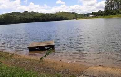 Imagem: O terreno possui 4000m² de Área e está localizado em Nazaré