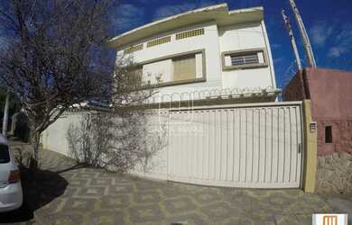 Imagem: O depósito possui 5 Vagas na garagem, 431m² de Área e está