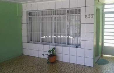 Imagem: A casa possui 2 Dormitórios, 2 Banheiros, 2 Vagas na garagem