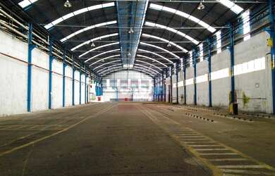 Imagem: O depósito possui 5 Vagas na garagem, 11.124m² de Área e