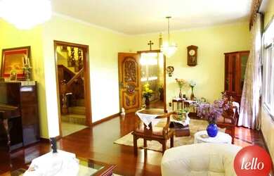 Imagem: A casa possui 3 Dormitórios, 3 Banheiros, 5 Vagas na garagem