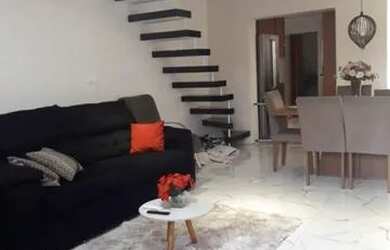 Imagem: A casa possui 3 Dormitórios, 3 Banheiros, 2 Vagas na garagem