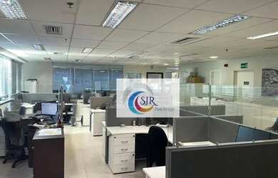 Imagem: O depósito possui 5 Vagas na garagem, 404m² de Área e está