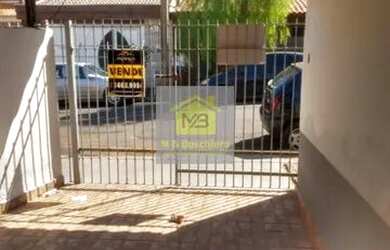 Imagem: A casa possui 1 Dormitório, 1 Banheiro, 1 Vaga na garagem