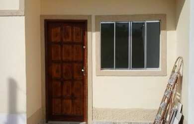 Imagem: A casa possui 3 Dormitórios, 1 Banheiro, 3 Vagas na garagem