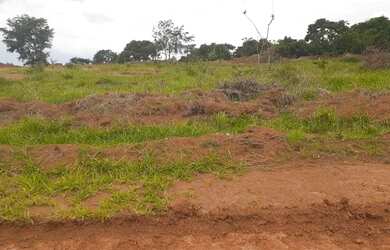 Imagem: O terreno possui 210m² de Área e está localizado em Amadeus