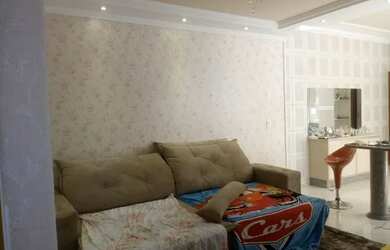 Imagem: A casa possui 3 Dormitórios, 3 Banheiros, 2 Vagas na garagem