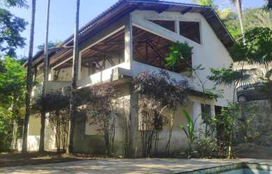 Imagem: A casa em condomínio possui 4 Dormitórios, 4 Banheiros, 4