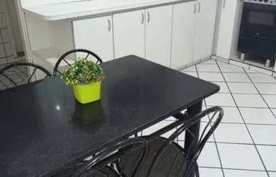 Imagem: O apartamento possui 2 Dormitórios, 1 Banheiro e está localizado