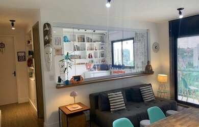 Imagem: O apartamento possui 2 Dormitórios, 1 Banheiro, 1 Vaga na garagem