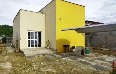 Imagem: A casa possui 2 Dormitórios, 1 Banheiro, 5 Vagas na garagem