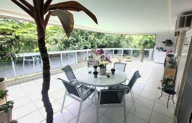 Imagem: O apartamento possui 3 Dormitórios, 4 Banheiros, 2 Vagas na