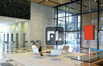 Imagem: O depósito possui 5 Vagas na garagem, 433m² de Área e está