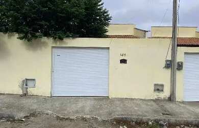 Imagem: A casa possui 2 Dormitórios, 1 Banheiro, 1 Vaga na garagem