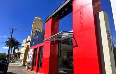 Imagem: O depósito possui 5 Vagas na garagem, 590m² de Área e está