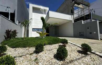 Imagem: A casa em condomínio possui 3 Dormitórios, 2 Banheiros, 2